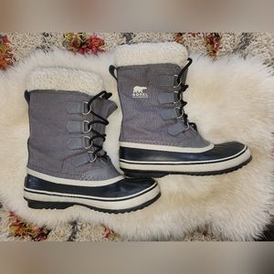 Sorel Women's Caribou Winter Boot 7.5